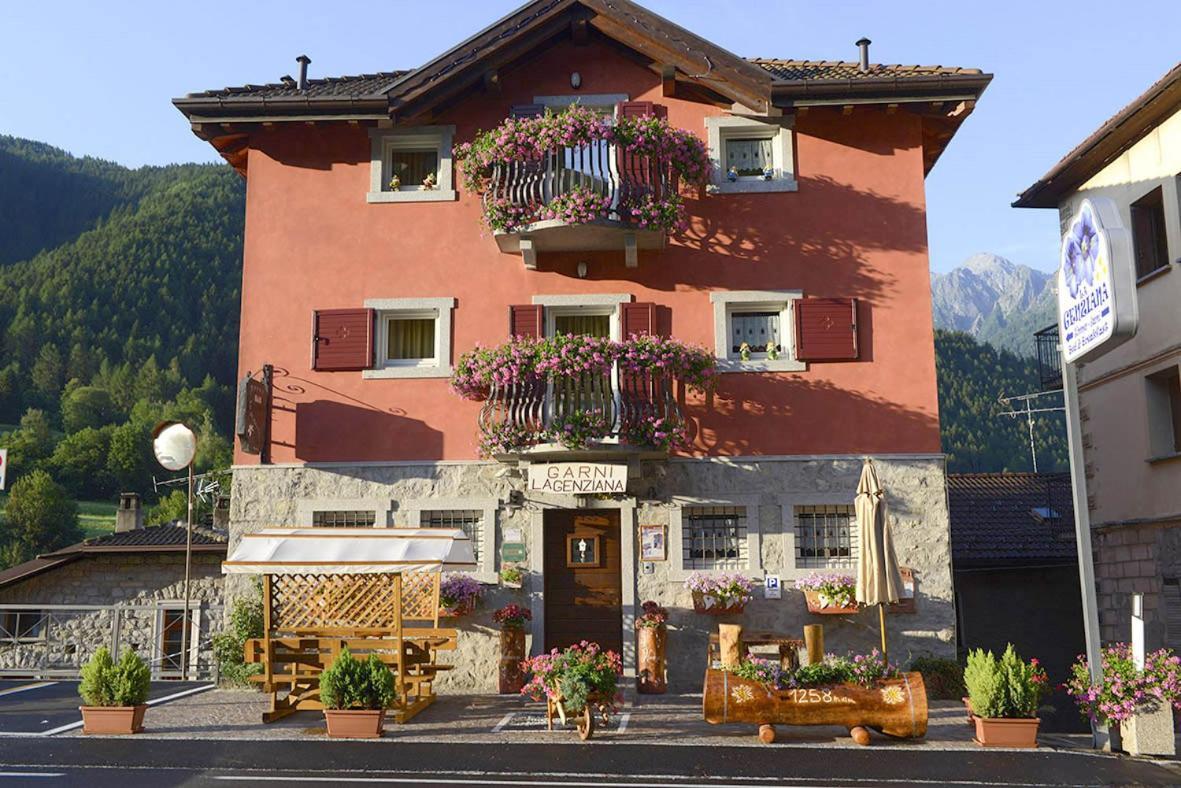 Garni La Genziana Bed & Breakfast Temu Exterior photo