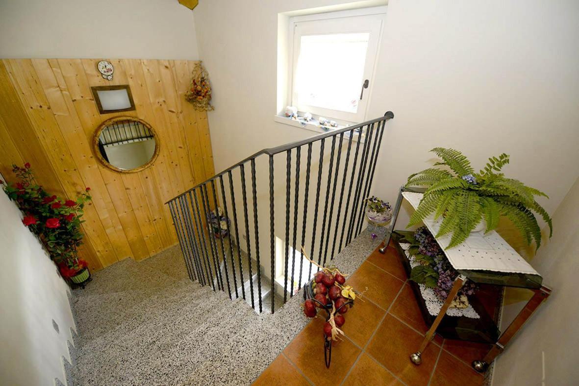 Garni La Genziana Bed & Breakfast Temu Exterior photo