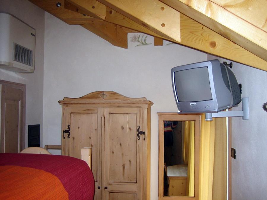 Garni La Genziana Bed & Breakfast Temu Room photo